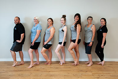 yoga-teachers-and-group